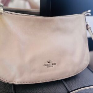 Coach Women's Beige Leather Shoulder Bag